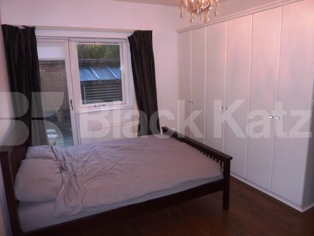 			SWIMMING POOL AND GYM!, 2 Bedroom, 1 bath, 1 reception Flat			 Westbourne Grove, BAYSWATER / WESTBOURNE GROVE